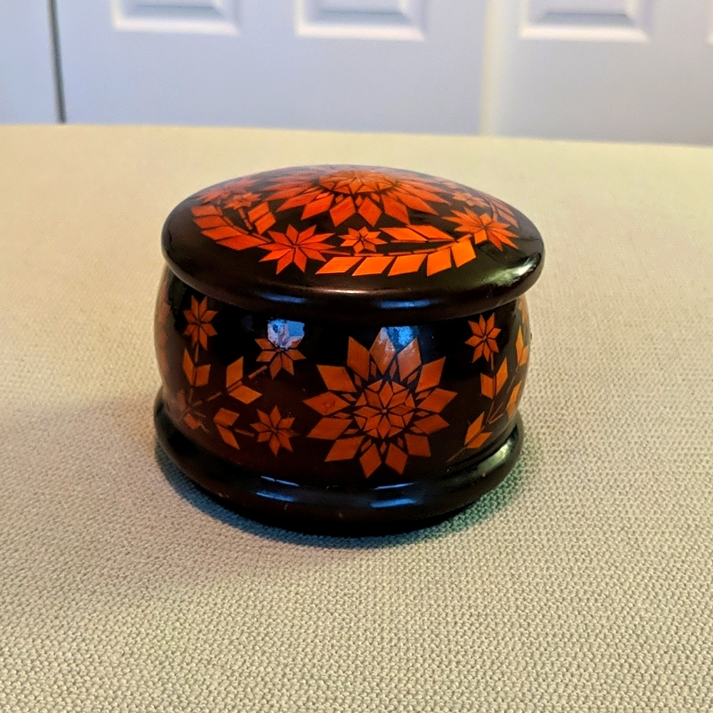 Jewelry box